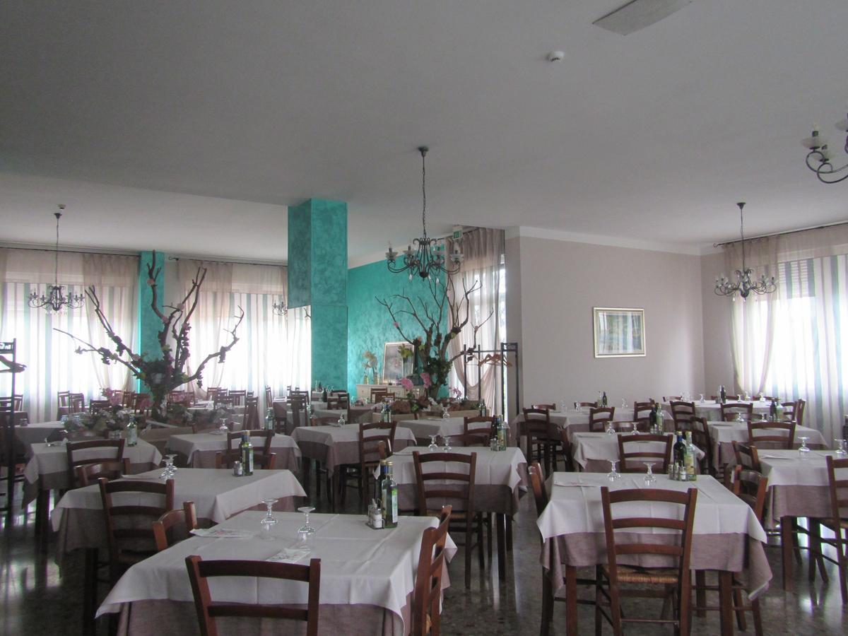 Lo Scoglio Hotel Castelnuovo del Garda Ngoại thất bức ảnh
