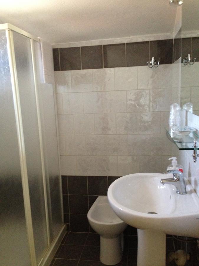 Lo Scoglio Hotel Castelnuovo del Garda Ngoại thất bức ảnh