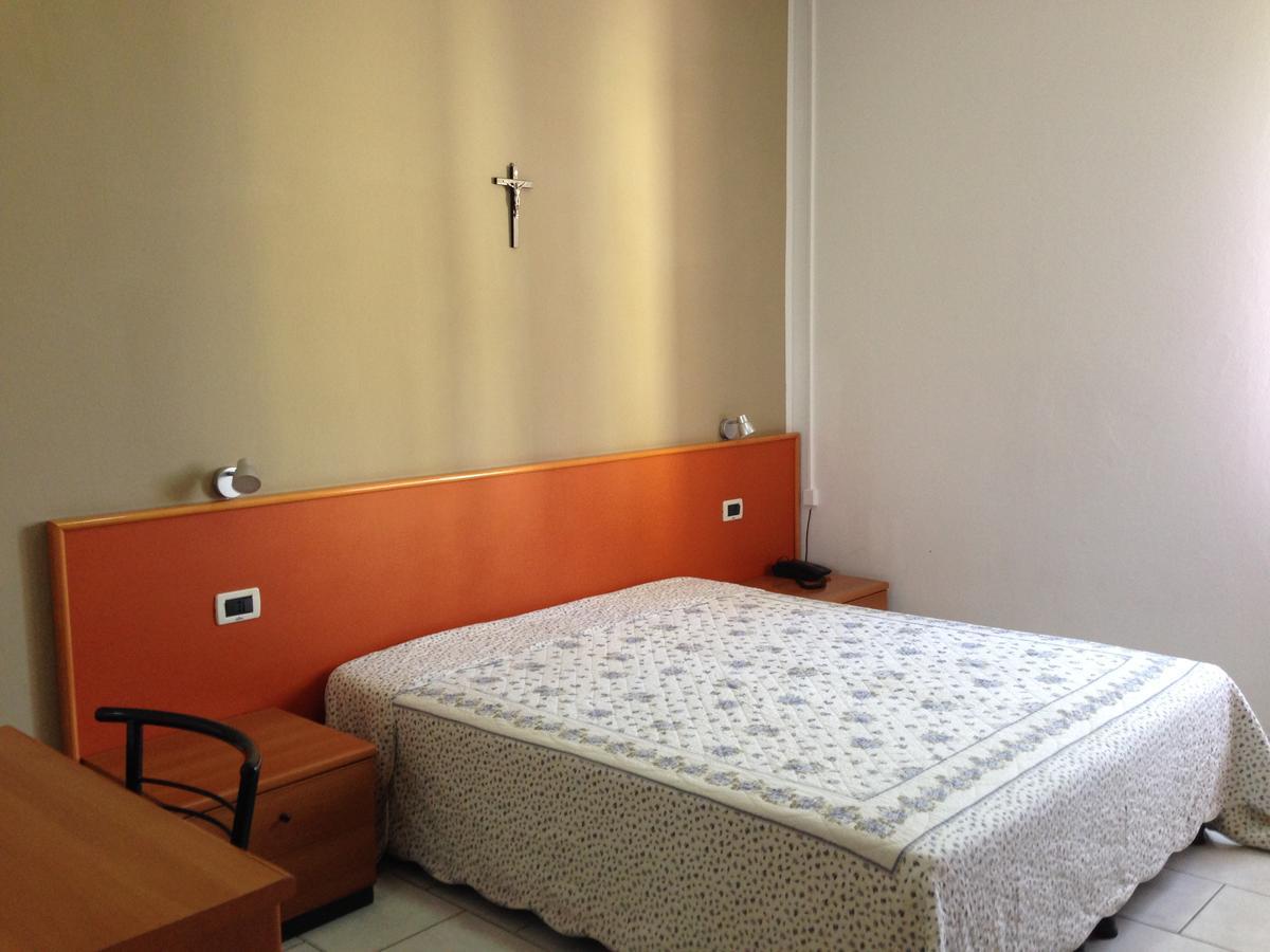 Lo Scoglio Hotel Castelnuovo del Garda Ngoại thất bức ảnh