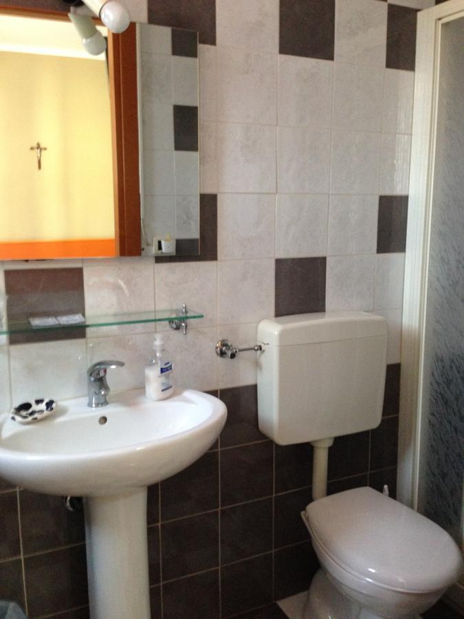 Lo Scoglio Hotel Castelnuovo del Garda Ngoại thất bức ảnh