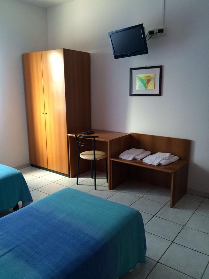 Lo Scoglio Hotel Castelnuovo del Garda Ngoại thất bức ảnh